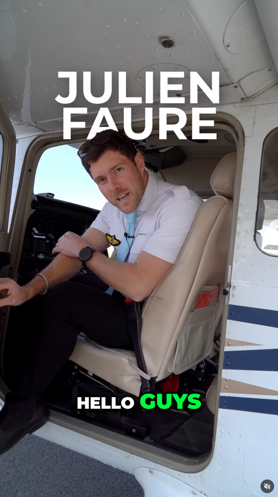 Julien Faure, instructeur Astonfly, en interview vidéo à bord d'un Cessna 172S